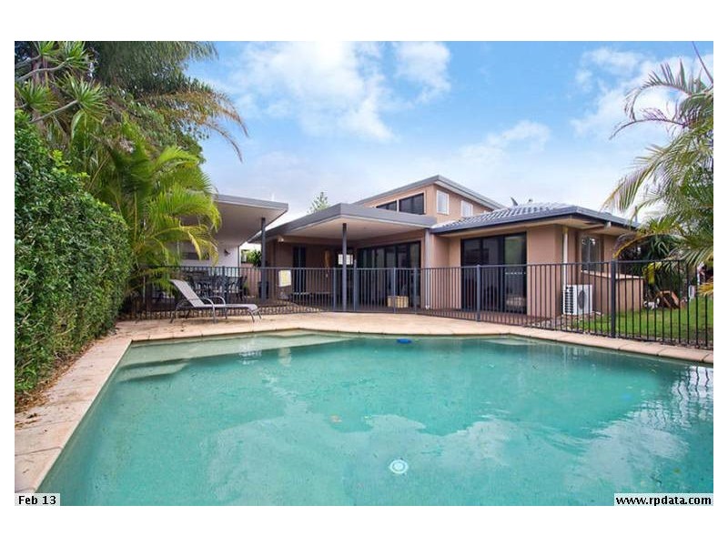 40 Brindisi Ave, Isle Of Capri QLD 4217