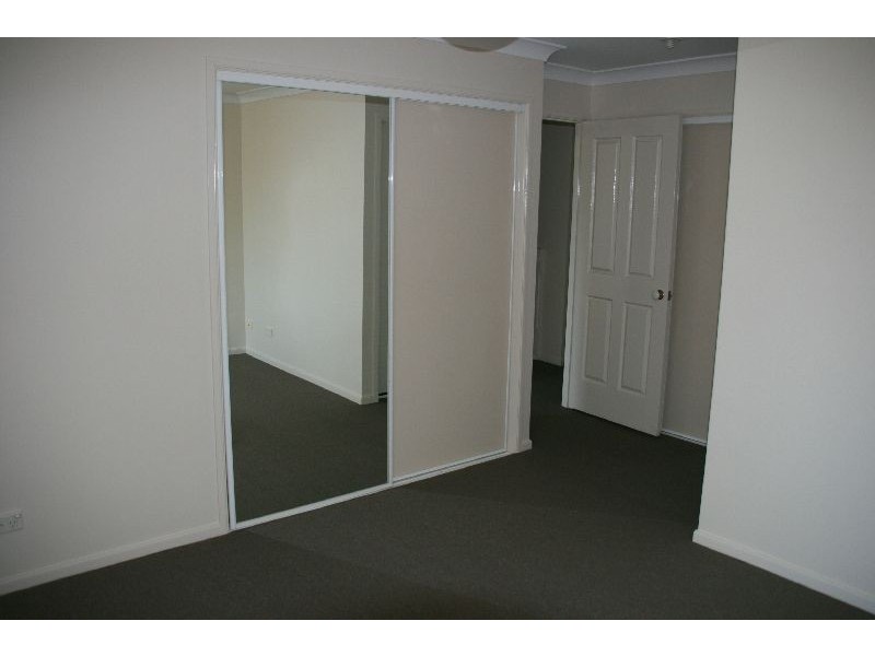 2/27 Camille Crescent, Wynnum West QLD 4178