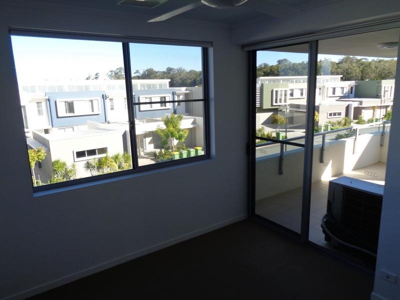 202/29-49 Varsity Parade, Varsity Lakes QLD 4227