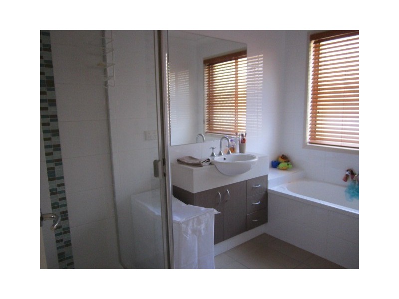 82/19 Santa Barbara Road, Hope Island QLD 4212