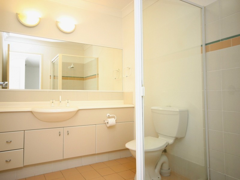 6/19 Santa Barbara Road, Hope Island QLD 4212