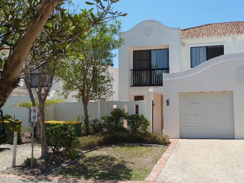 12/22-34 Glenside Drive, Robina QLD 4226