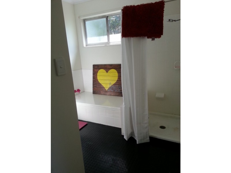 32 Lomatia Street, Everton Hills QLD 4053