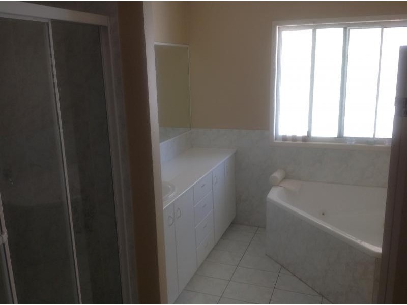 11 Madang Crescent, Runaway Bay QLD 4216