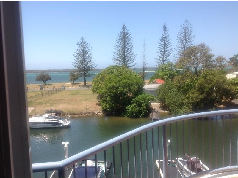 11 Madang Crescent, Runaway Bay QLD 4216