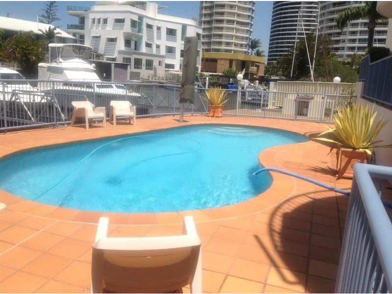 11 Madang Crescent, Runaway Bay QLD 4216