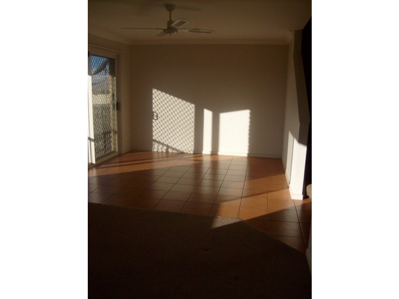 100 Oakmont Avenue, Oxley QLD 4075