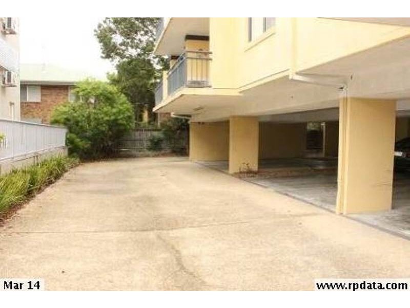 A/129 Muir Street, Labrador QLD 4215