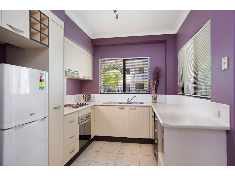 2/44 Pease street, Manoora QLD 4870