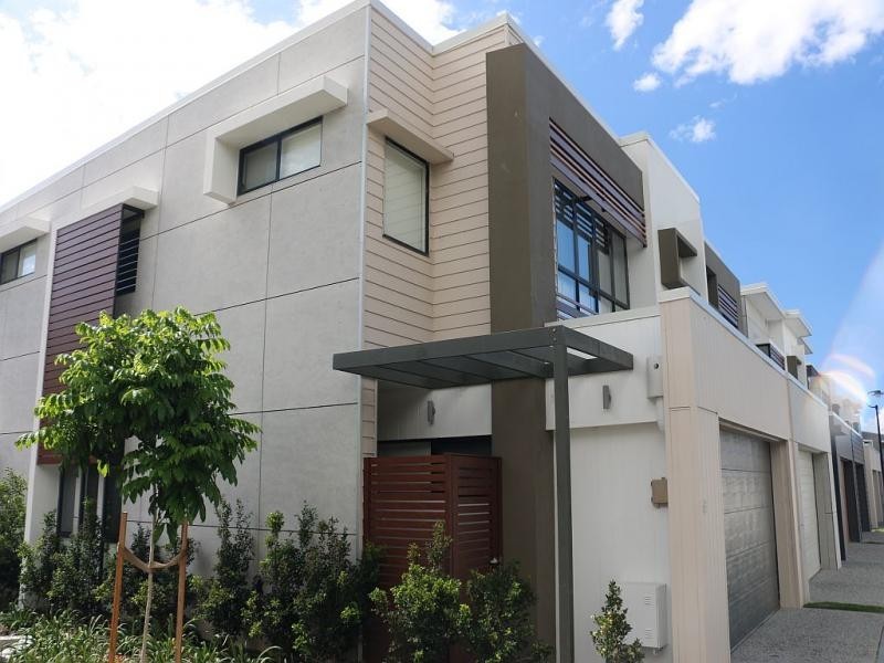 @/42 Stadium Drive, Robina QLD 4226