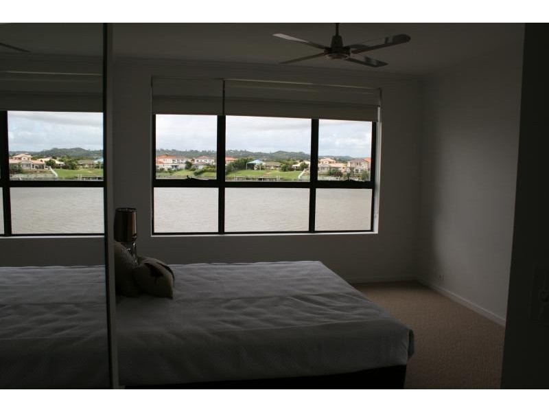 9 Moores Crescent, Varsity Lakes QLD 4227