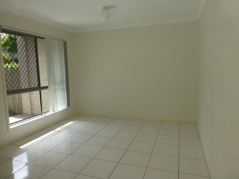 +/30 Carmarthen Circuit, Pacific Pines QLD 4211