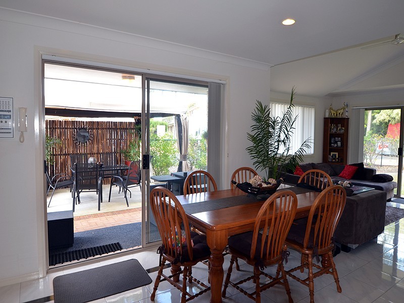 18/4 Koala Town Rd, Upper Coomera QLD 4209