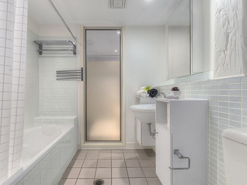 2/214/64 Macquarie Street, Teneriffe QLD 4005