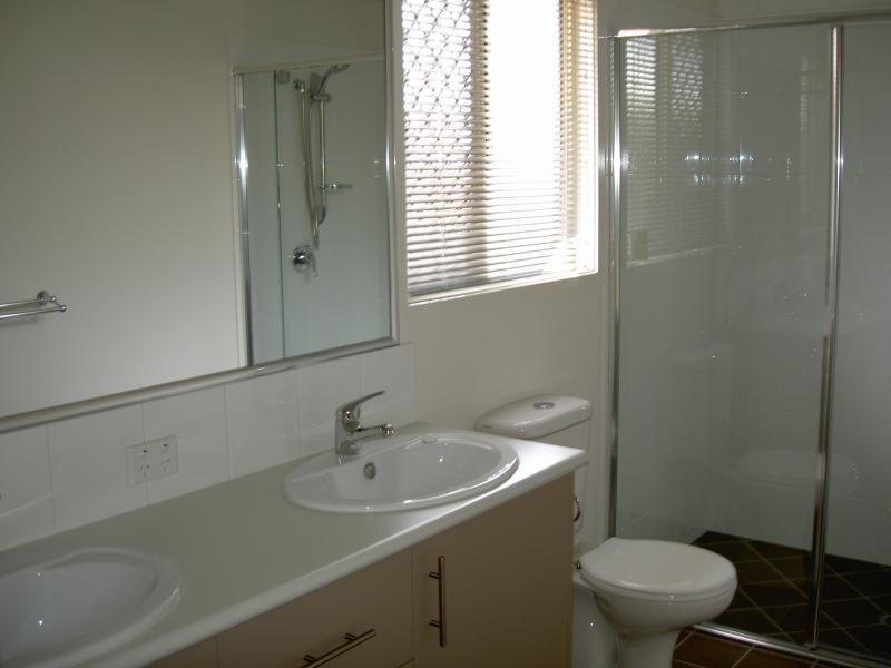 56 Wright Street, Carindale QLD 4152