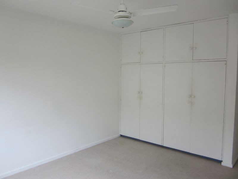 3/8/8 Regina, Greenslopes QLD 4120