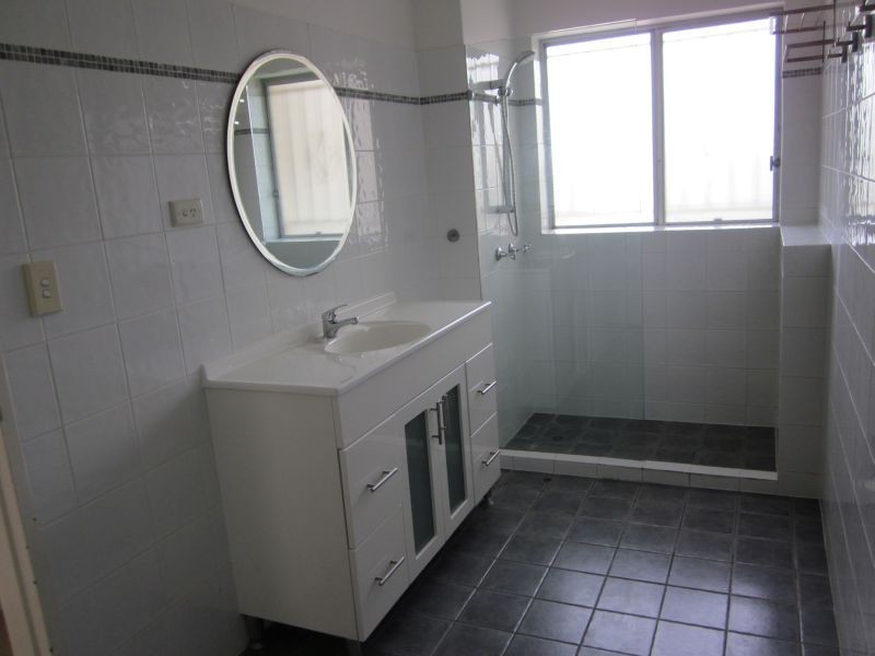 3/8/8 Regina, Greenslopes QLD 4120