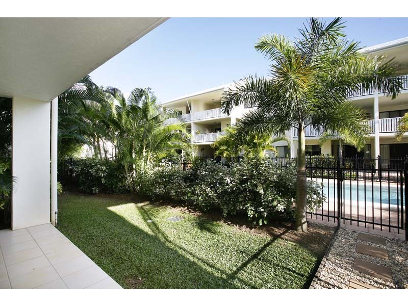 2/44 Pease street, Manoora QLD 4870