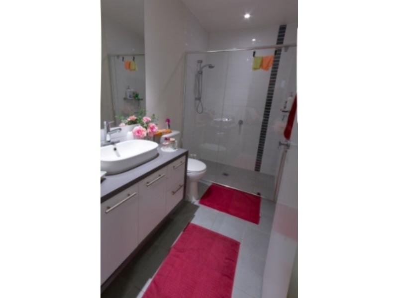 212/2 Riverwalk Ave, Robina QLD 4226