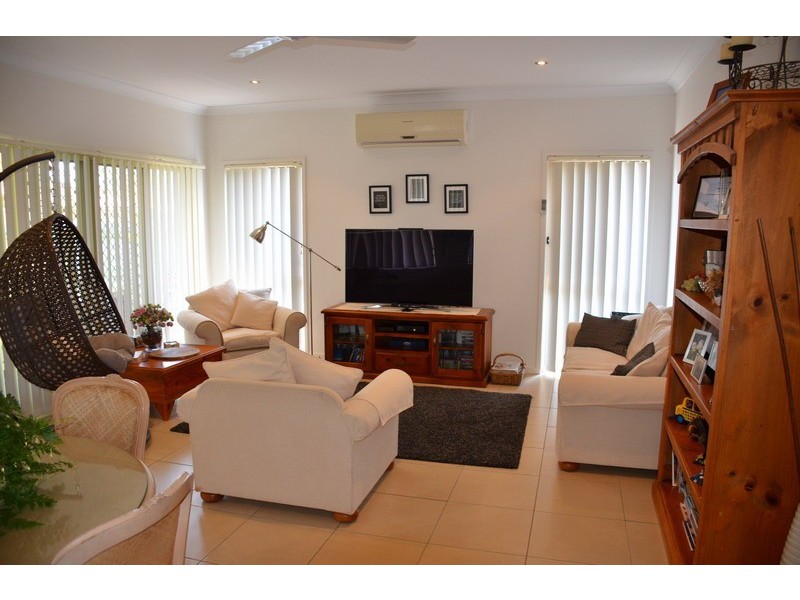 20 Marks Drive, Varsity Lakes QLD 4227