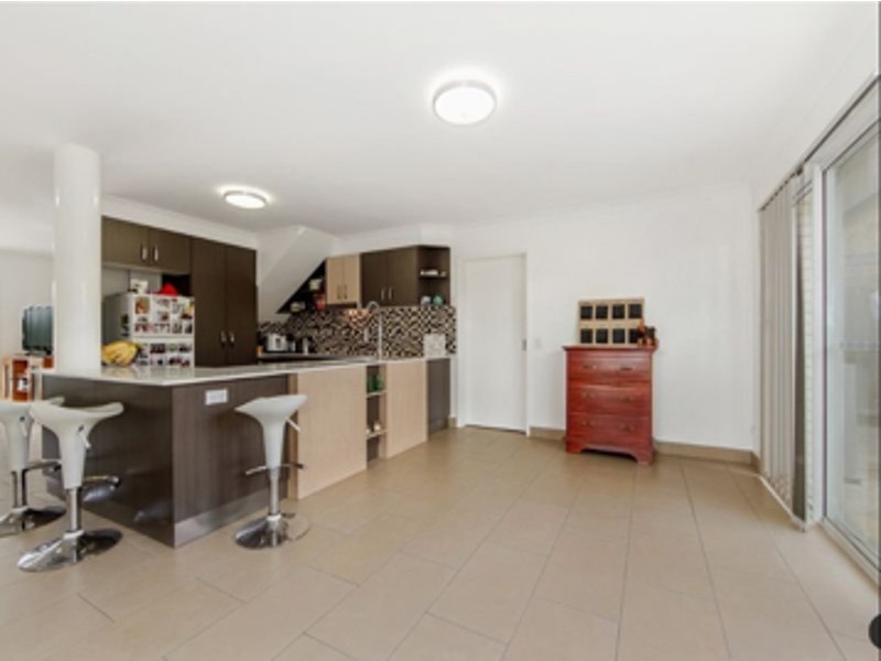 1/270 Christine Avenue, Varsity Lakes QLD 4227