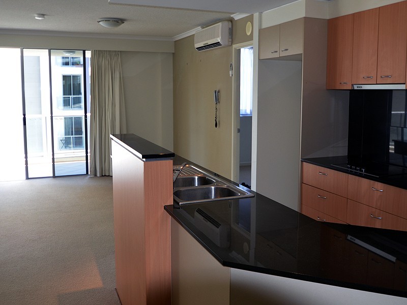 2/21 Cypress Avenue, Surfers Paradise QLD 4217