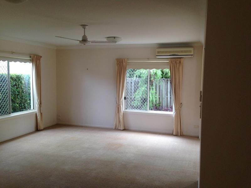34 ALBICORE ST, Mermaid Waters QLD 4218