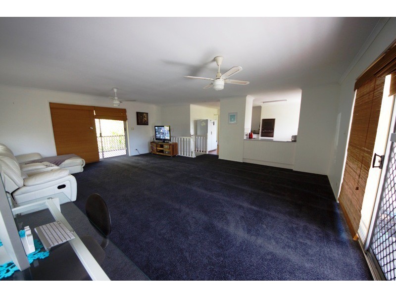 30 Currant Street, Elanora QLD 4221