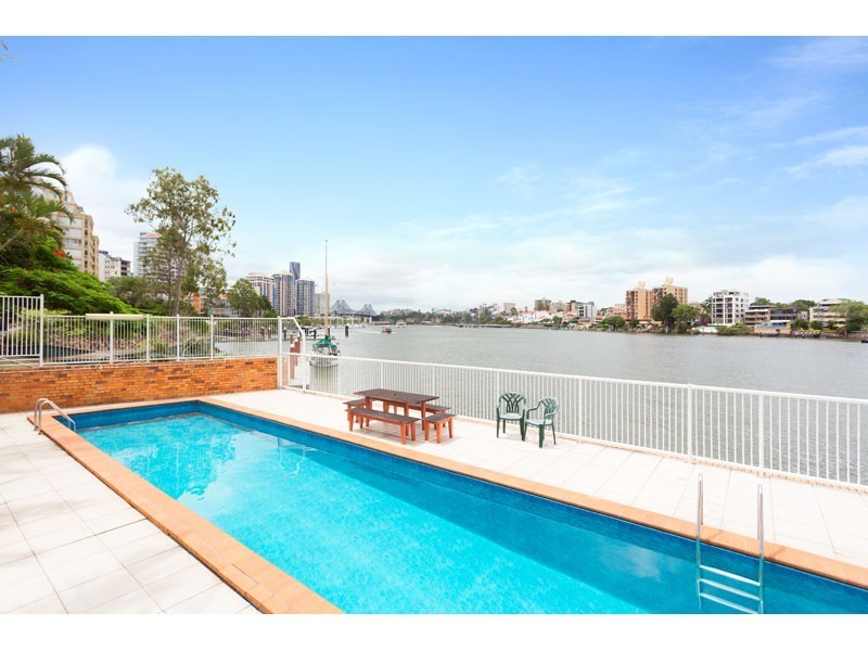 82/64 Thorn Street, Kangaroo Point QLD 4169