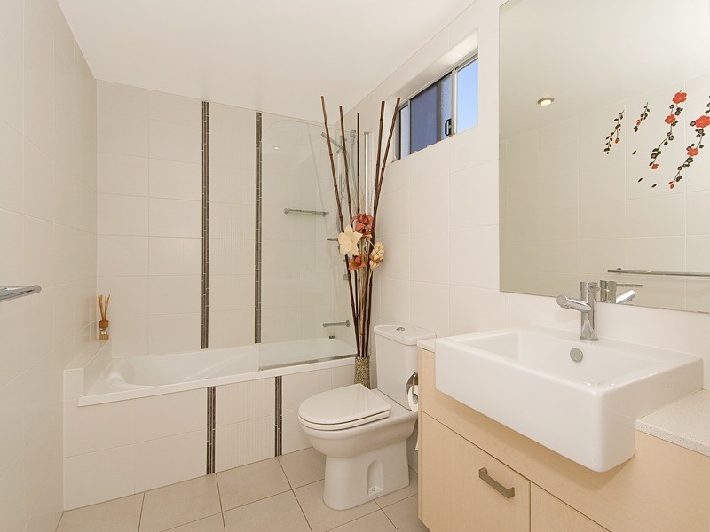 15/15 Walsh St, Milton QLD 4064