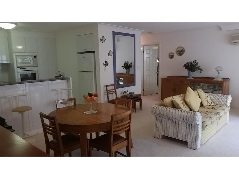 100 Cotlew St East, Southport QLD 4215