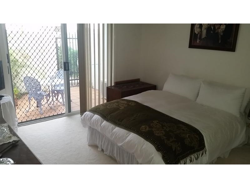 100 Cotlew St East, Southport QLD 4215