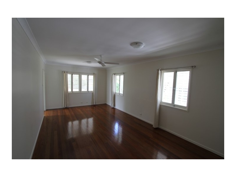 32 Curwen St, Chermside QLD 4032