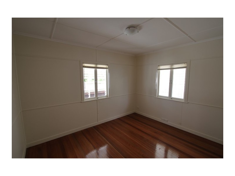 32 Curwen St, Chermside QLD 4032