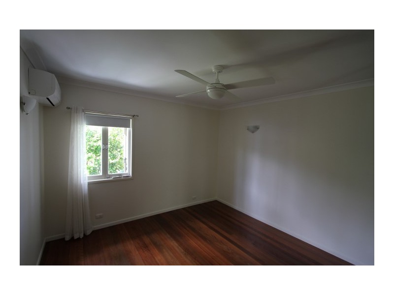 32 Curwen St, Chermside QLD 4032