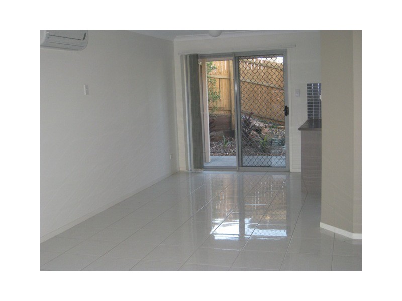 &/30 Carmarthen Circuit, Pacific Pines QLD 4211