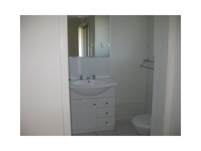 &/30 Carmarthen Circuit, Pacific Pines QLD 4211