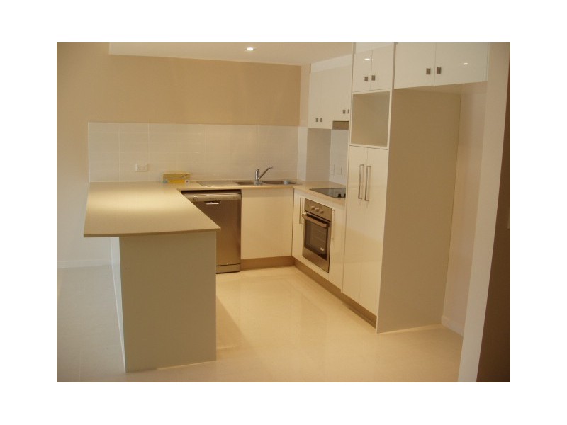 7/24 Parker Street, Labrador QLD 4215