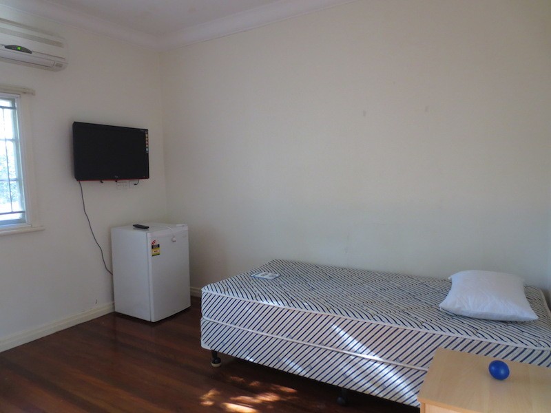 74 Dell Road, St Lucia QLD 4067