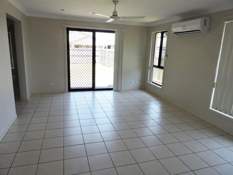 66 Lake Manchester, Logan Reserve QLD 4133