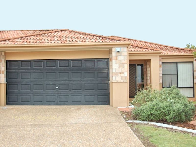 1b/24 Amsonia Court,, Arundel QLD 4214