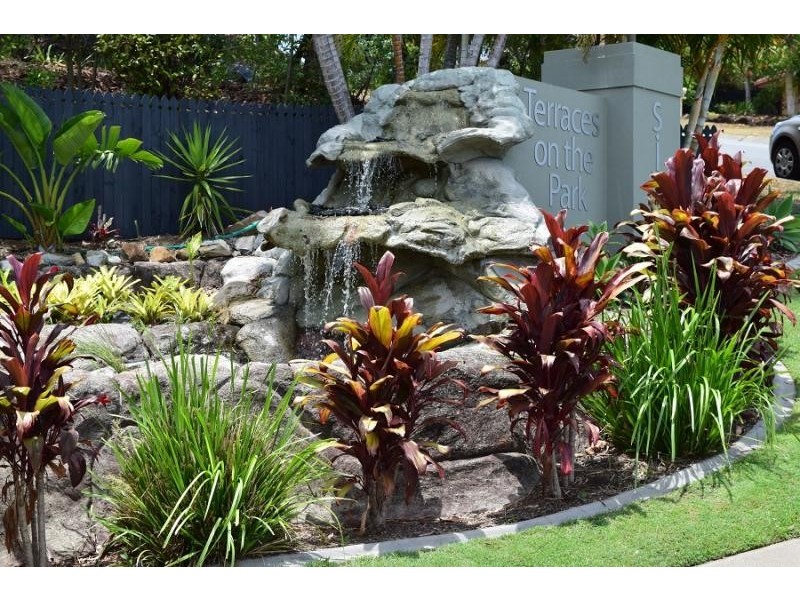 2064/6 Crestridge Crescent, Oxenford QLD 4210