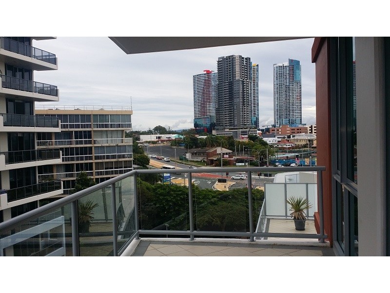 802/1 Como Crescent, Southport QLD 4215