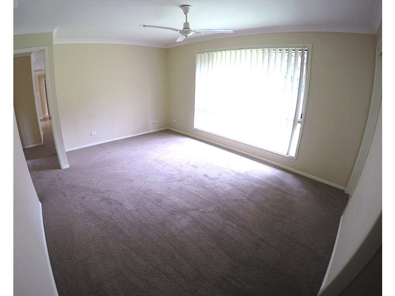 4 Tracey Crescent, Varsity Lakes QLD 4227