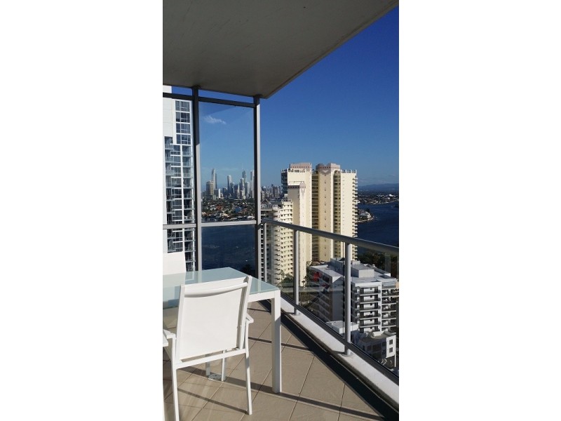 7/1 Como Crescent, Southport QLD 4215