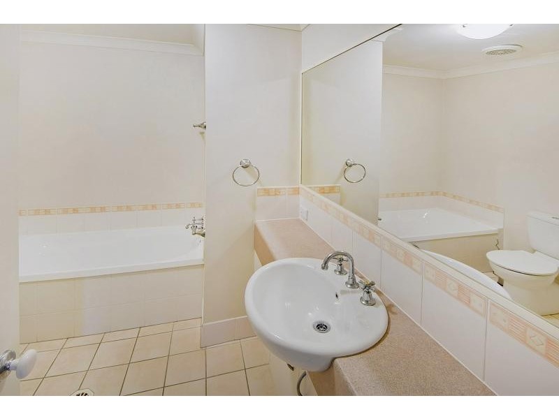 18/2 Springhill Drive, Sippy Downs QLD 4556