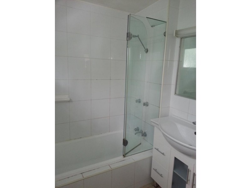 243 SIR FRED SCHONELL DRIVE, St Lucia QLD 4067