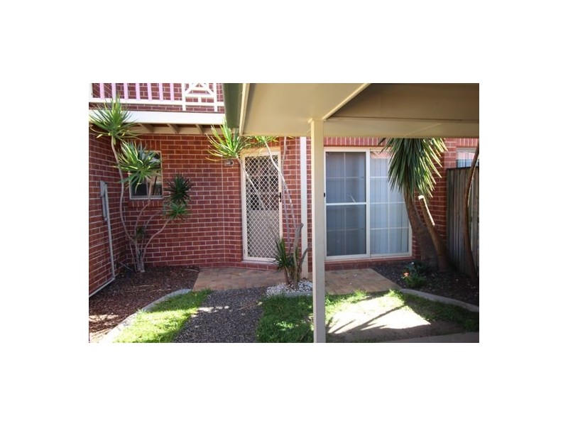 33/18 Tallebudgera Creek Road, Burleigh Heads QLD 4220