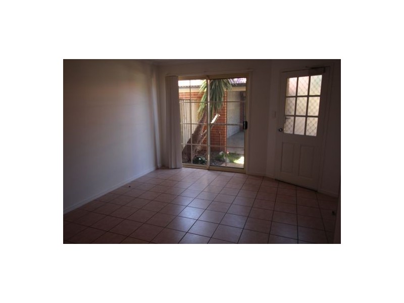 33/18 Tallebudgera Creek Road, Burleigh Heads QLD 4220