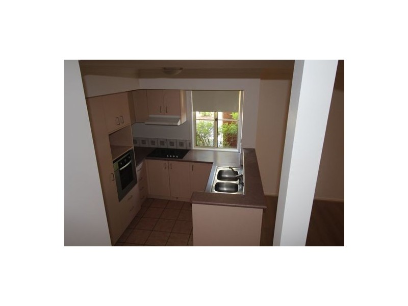 33/18 Tallebudgera Creek Road, Burleigh Heads QLD 4220